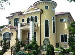 15823 Riverside Dr, Whitestone, NY 11357