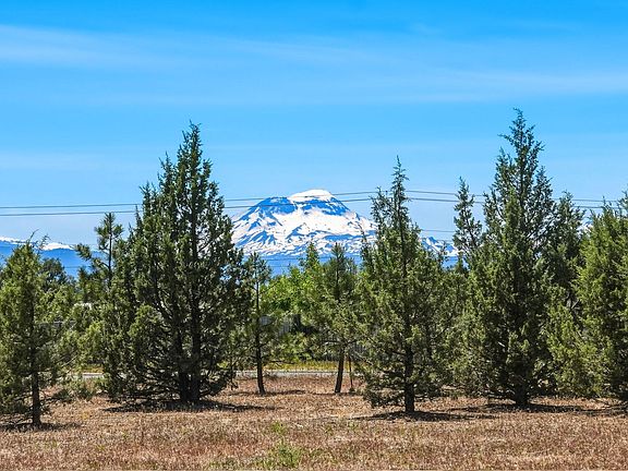 3rd image of 67292 Rabbitbrush Dr