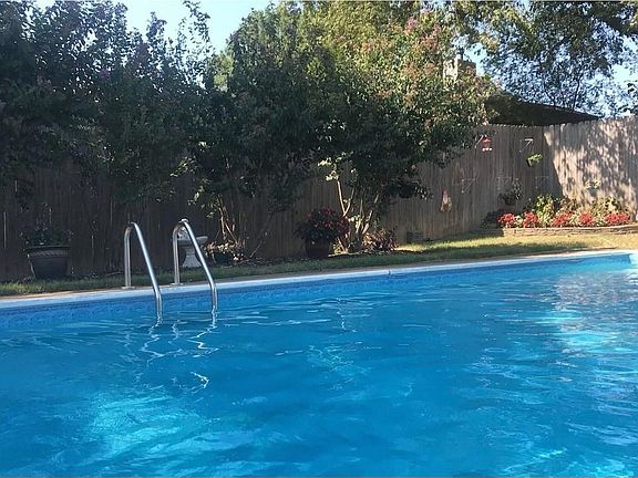 2nd image of 5568 Montpelier Dr
