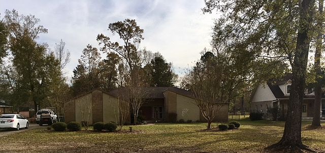 1st image of 211 Pinehurst Dr