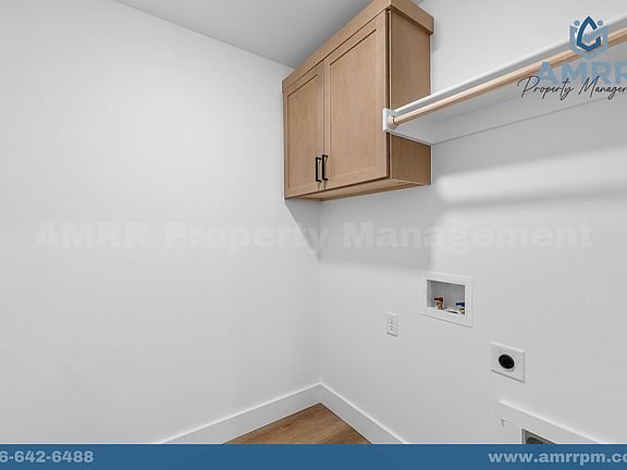 5th image of 1806 Farmer St