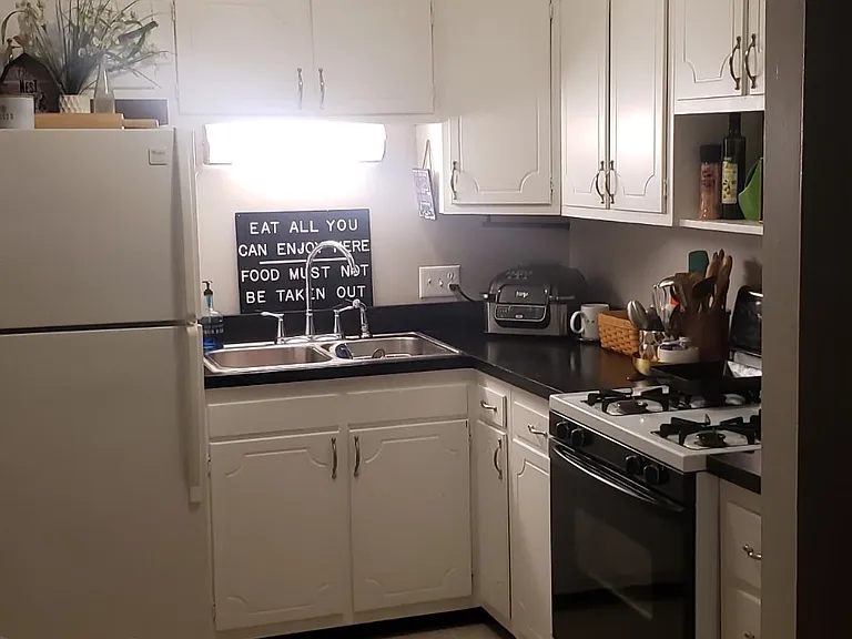 109 W Clay St #109 — Photo 7
