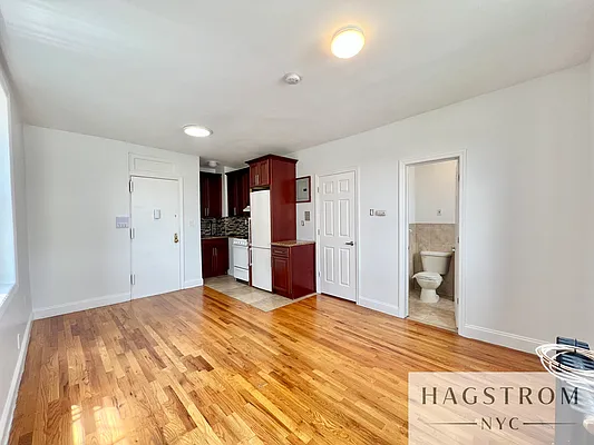 Rented by Hagstrom Management Inc | media 19