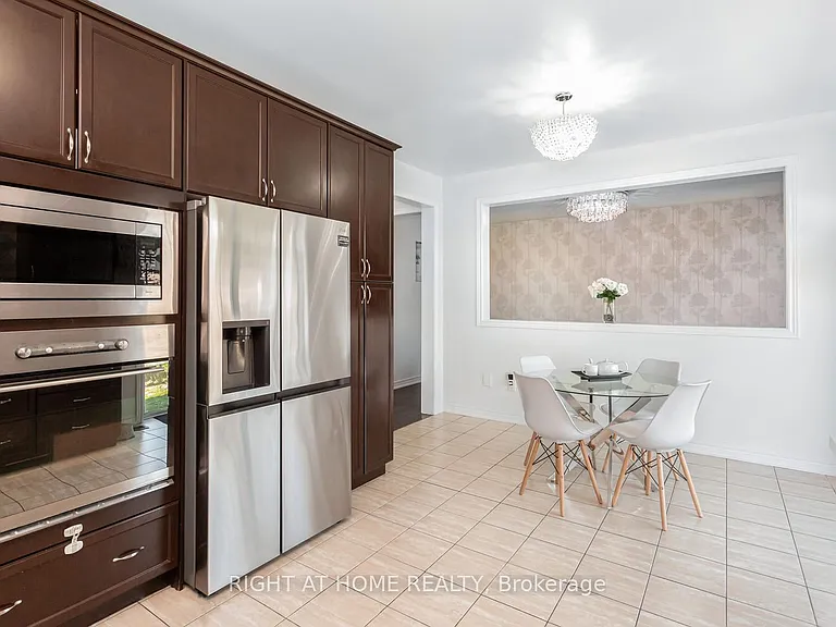 22 Vanwood Cres — Photo 17