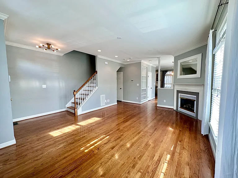 130 Fenner Ln — Photo 2