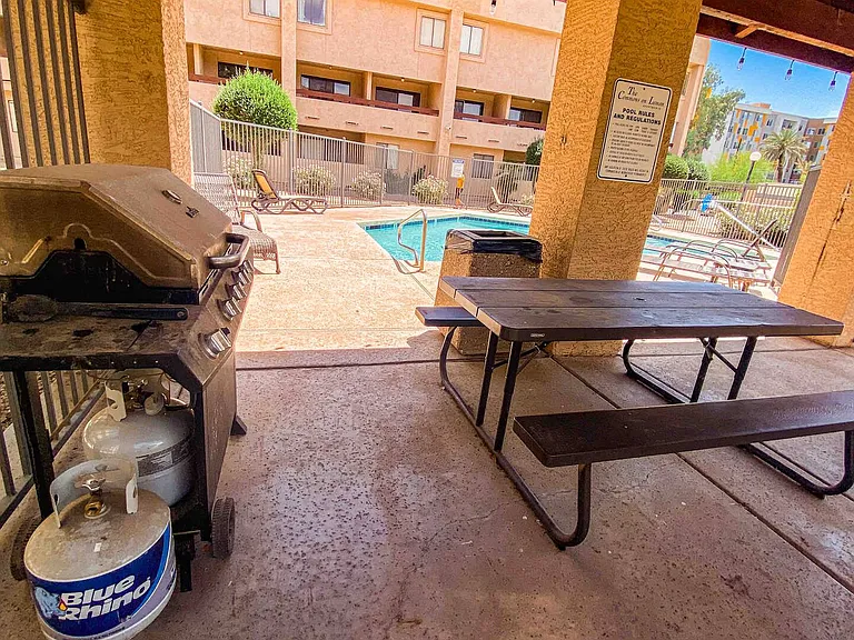 1215 E Lemon St #121 — Photo 19