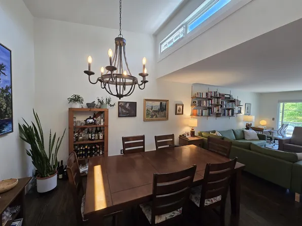 1266 W 13th Ave #310, Vancouver, BC V6H 1N6