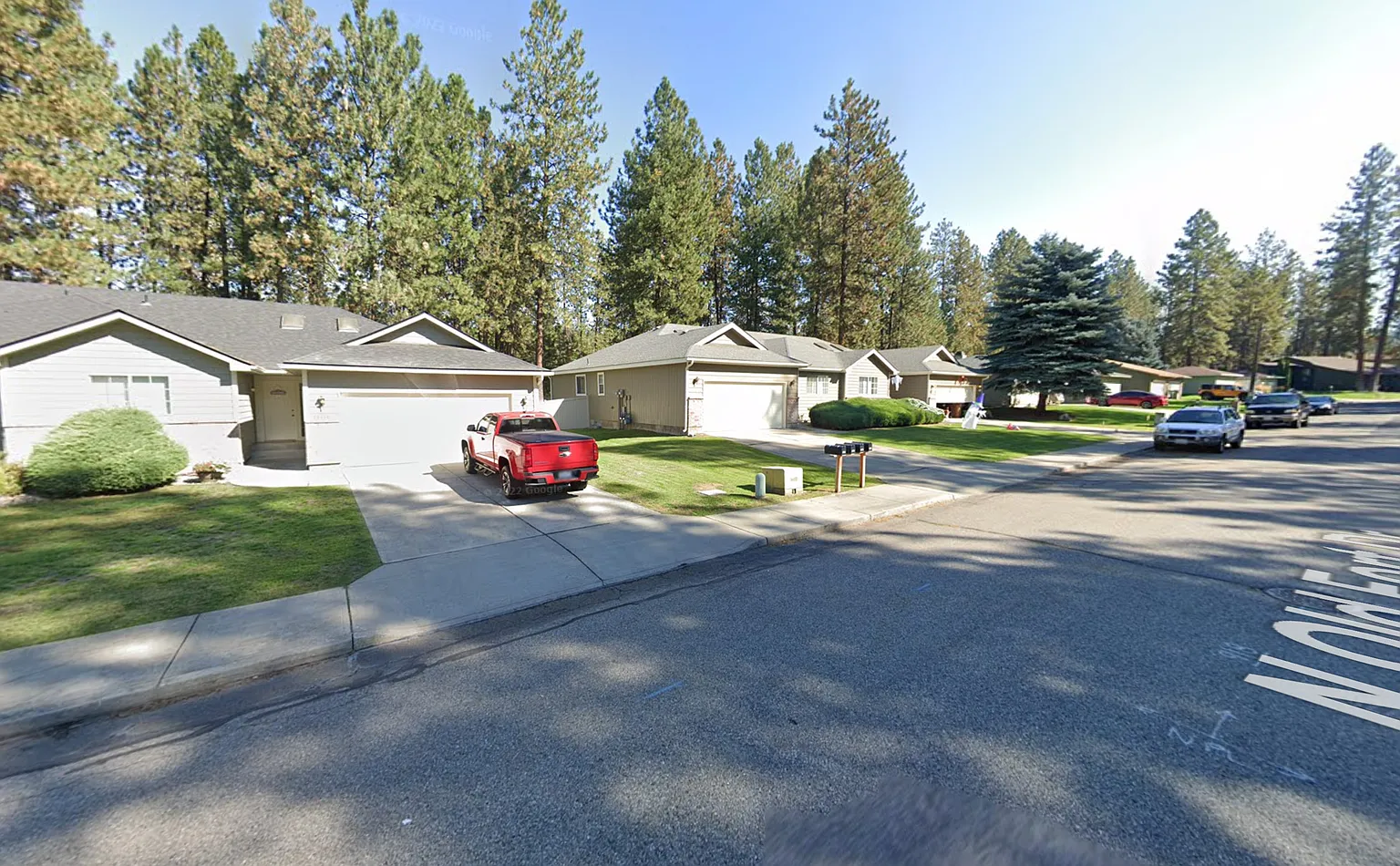 Charming 2 Bed, 2 Bath Duplex near Riverside State Park! — Photo 1