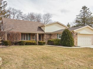 1822 E Waverly Dr, Arlington Heights, IL 60004