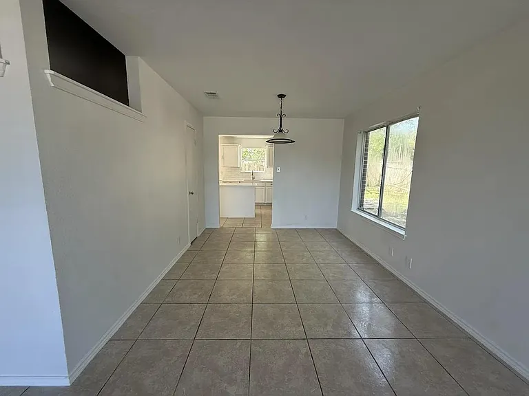 2324 Friarcreek Loop — Photo 3
