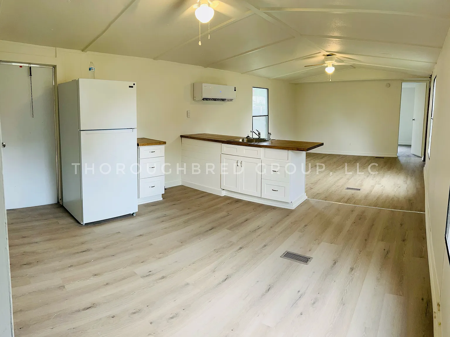 415 W 5th Ave — Photo 2