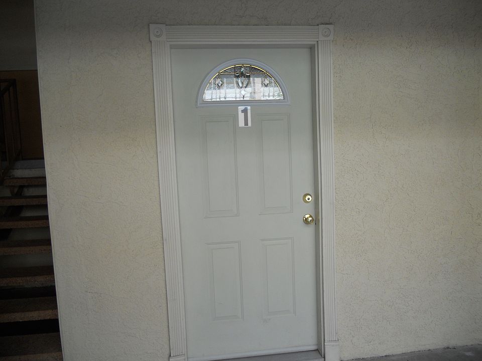 1st image of 684 W 2nd St APT 1