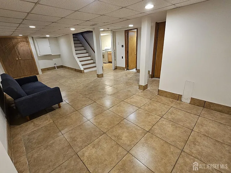 895 Madison Ave — Photo 8