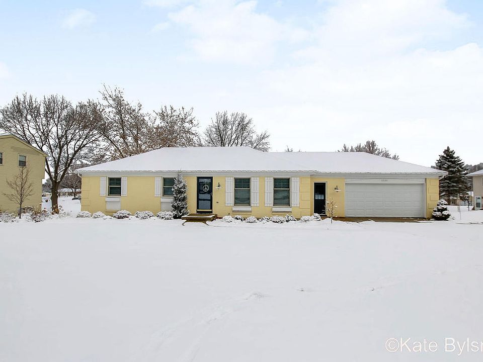 1st image of 2531 Pinesboro Dr NE