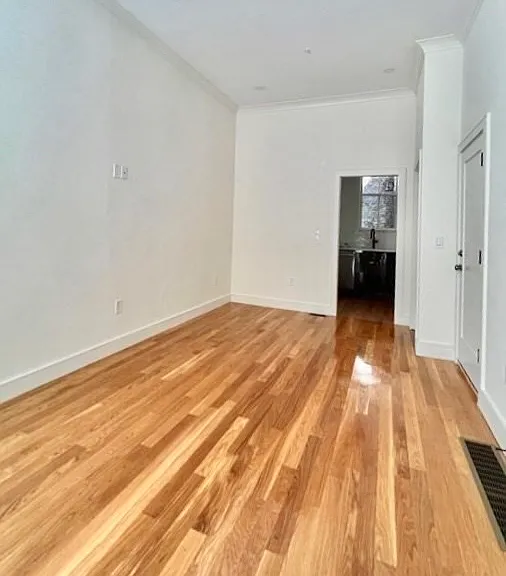 18 Grove St #1 — Photo 3