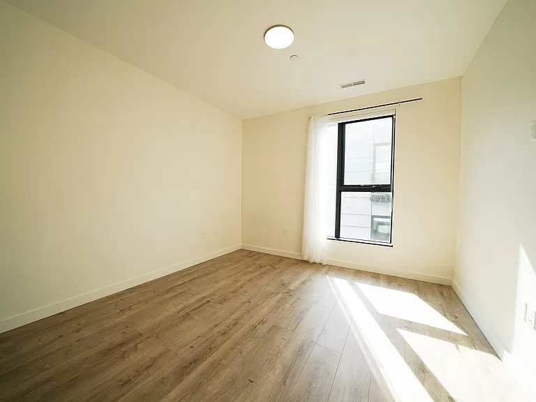 Longwood Row — Photo 29