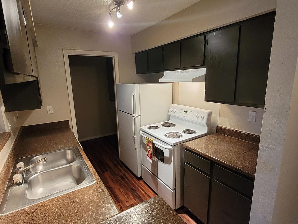 1st image of 1346 Thorpe Ln