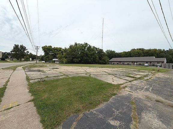 5th image of 717 N 1st St