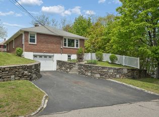 31 Villa Rd, Shrewsbury, MA 01545