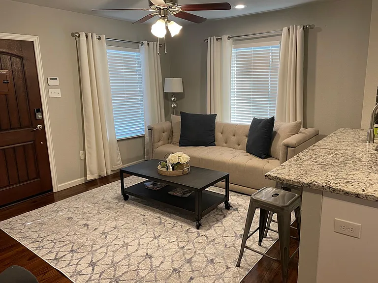 4731 Linnet Ln — Photo 3