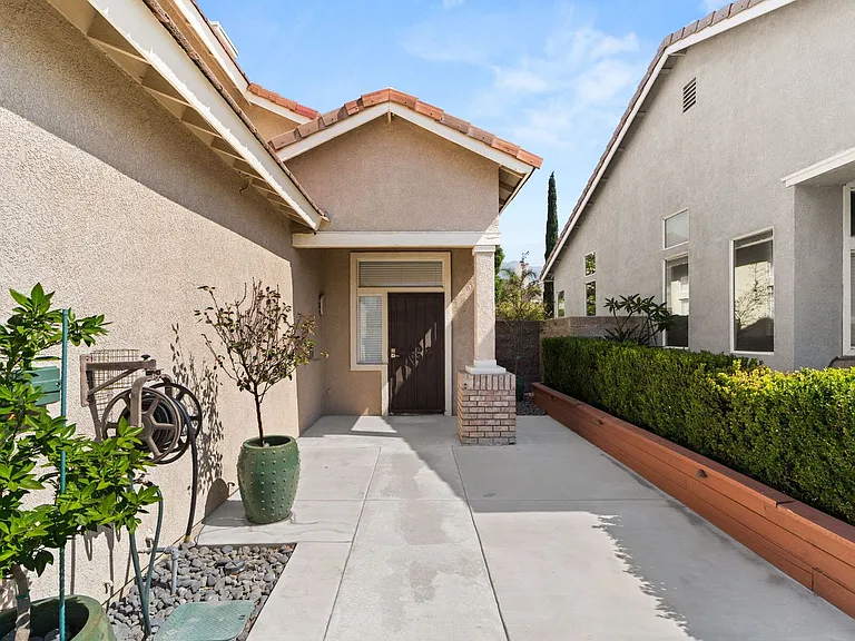 14848 Rodeo Way — Photo 2