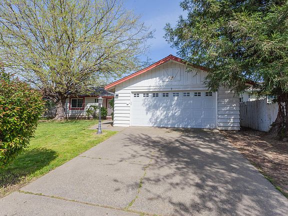 3rd image of 6377 El Camino Dr