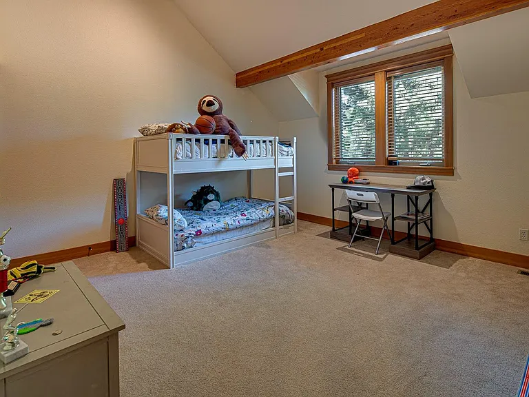 2601 NW Crossing Dr — Photo 17