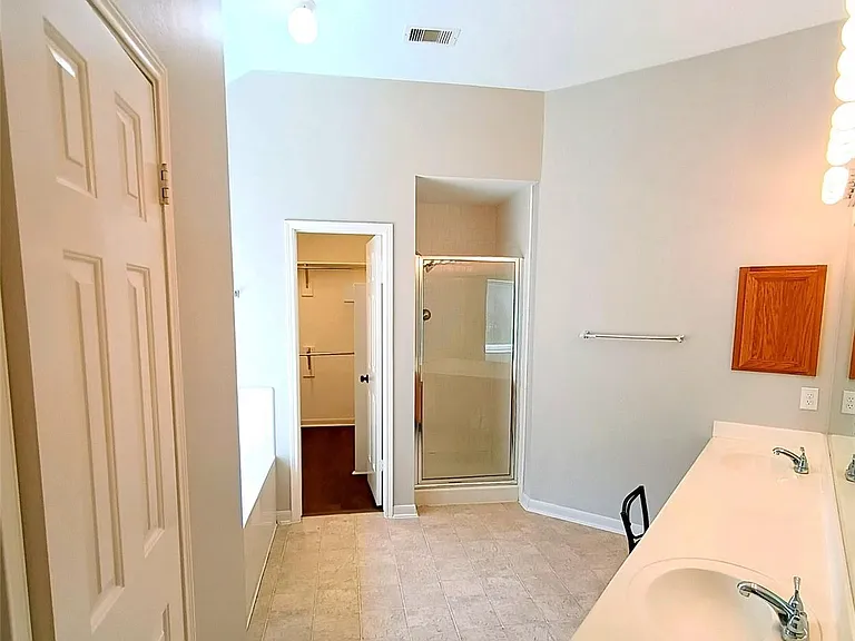 3821 Pin Oak Dr N — Photo 15