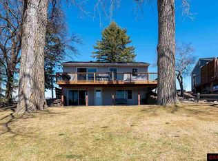 49156 Riverside Ln, Waterville, MN 56096