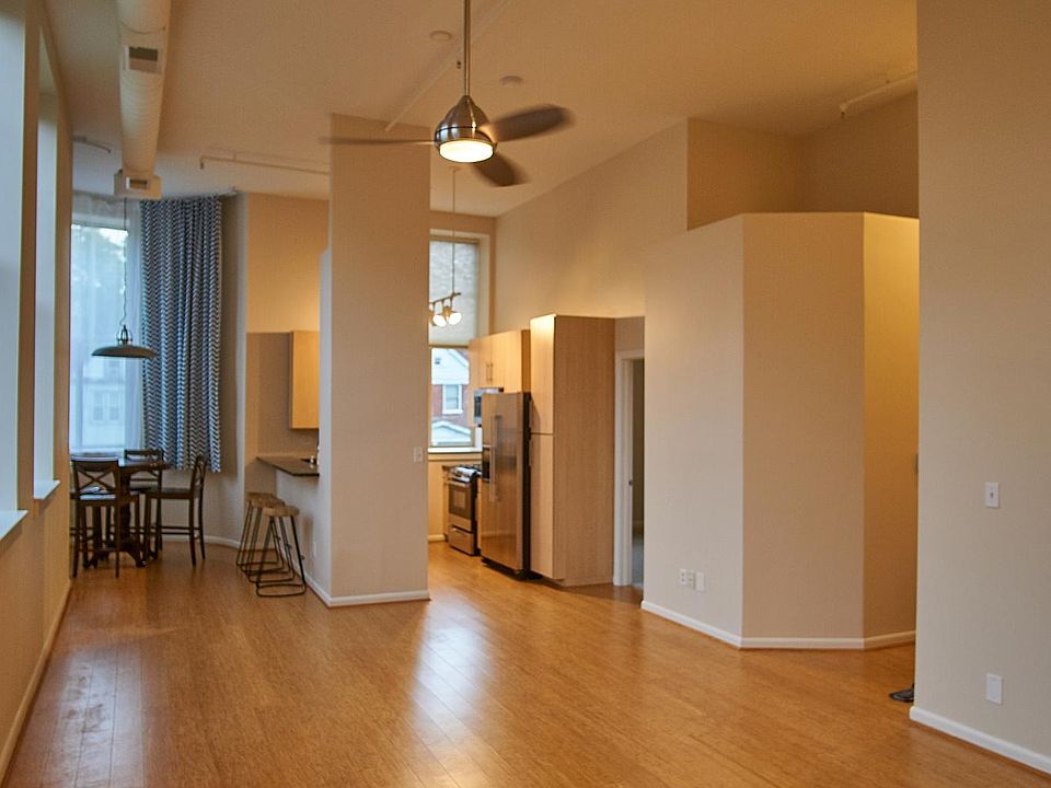 1st image of 2700 Ashland Ave Unit 23
