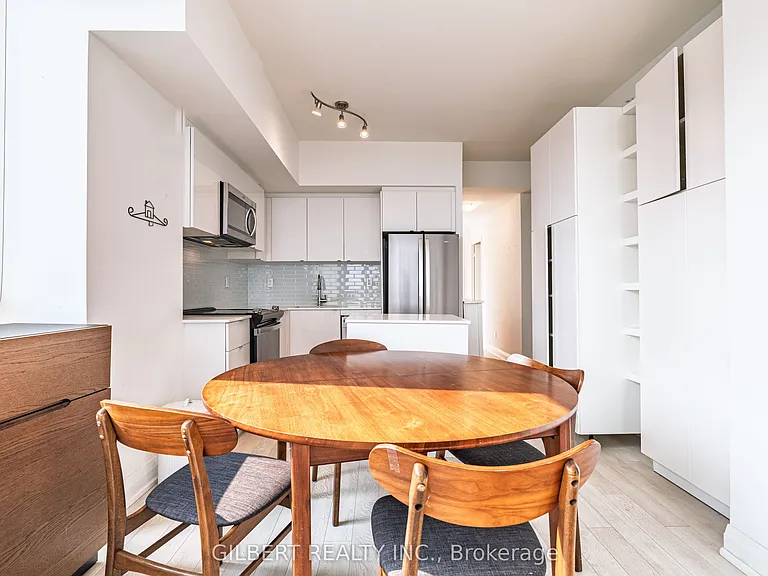 1461 Lawrence Ave W #1810 — Photo 11
