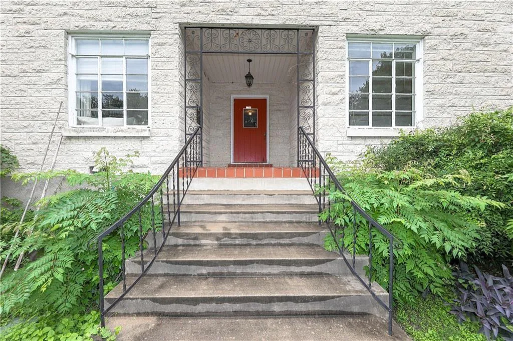 Building Photo - 3300 Tom Green St #3