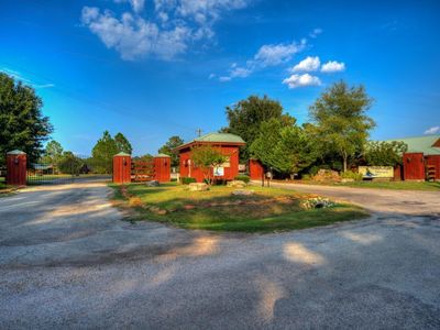 1 Wilderness Trl, Huntsville, TX, 77340