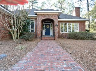 375 Lake Forest Dr, Pinehurst, NC 28374
