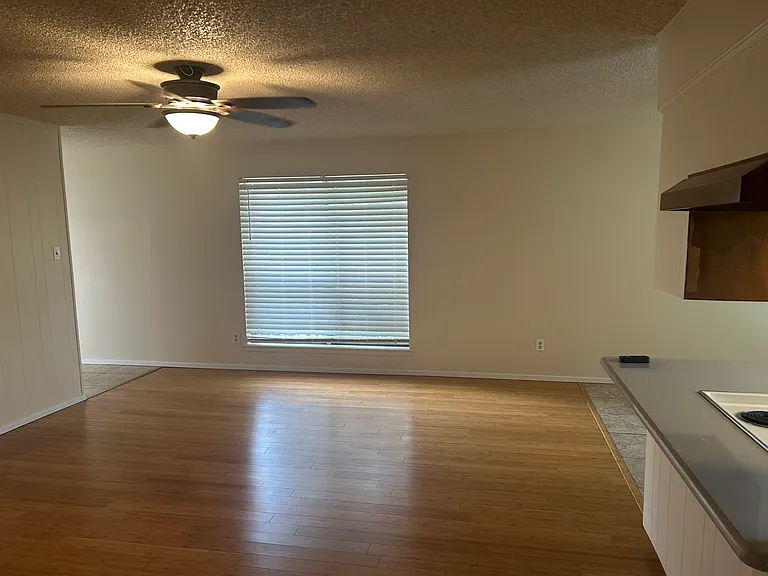 5001 Donnelly Ave — Photo 10