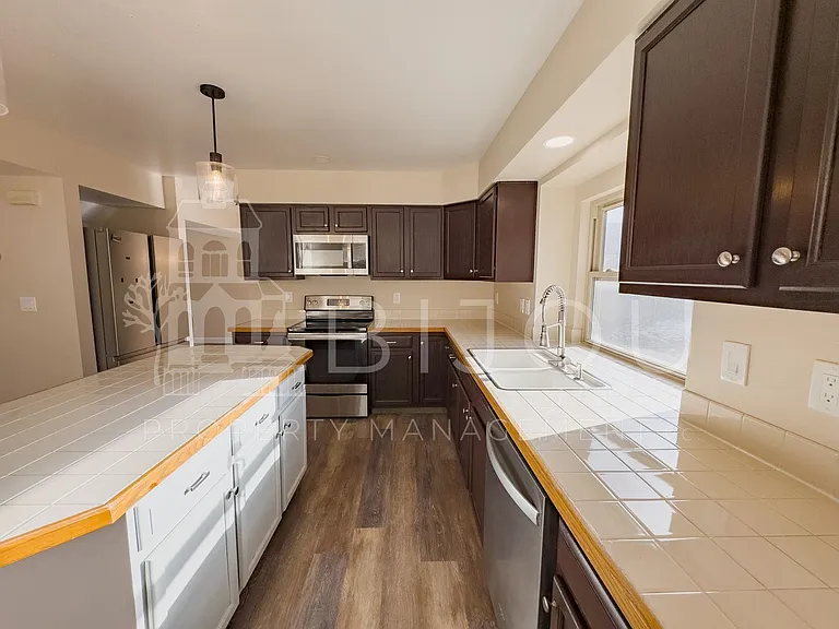 1461 Grass Valley Dr — Photo 9