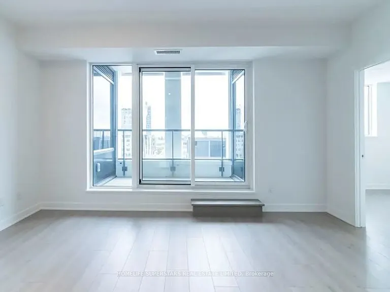 607 King St W #510 — Photo 10