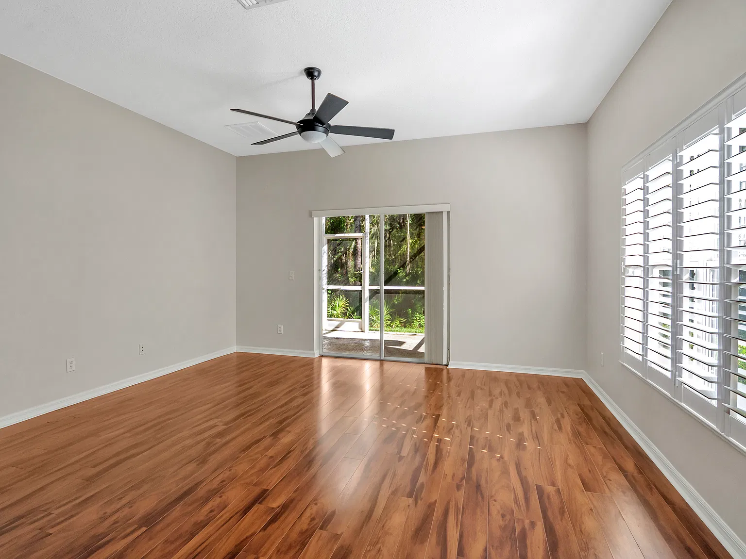 3 bed, 2.5 bath, 1670 sqft, $2,492 — Photo 3