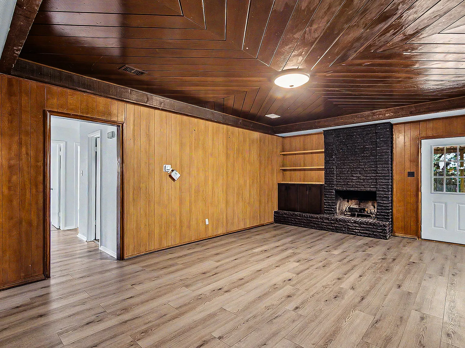 4 bed, 1400 sqft, $1,895 — Photo 4
