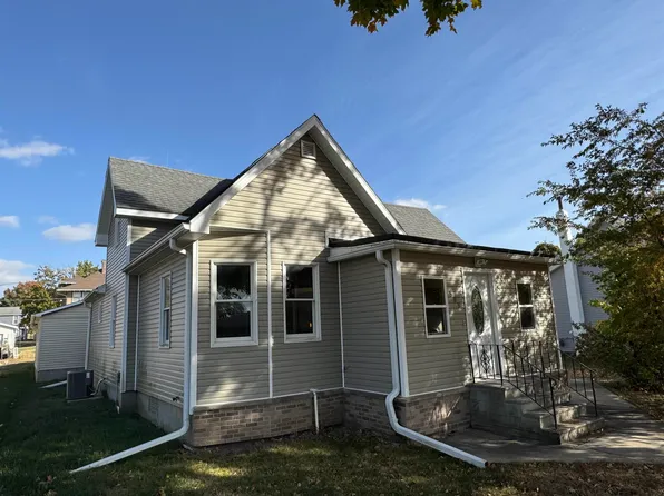 608 4th St, Parkersburg, IA 50665