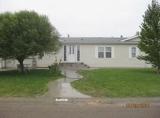 612 E 4th St, Hugoton, KS 67951