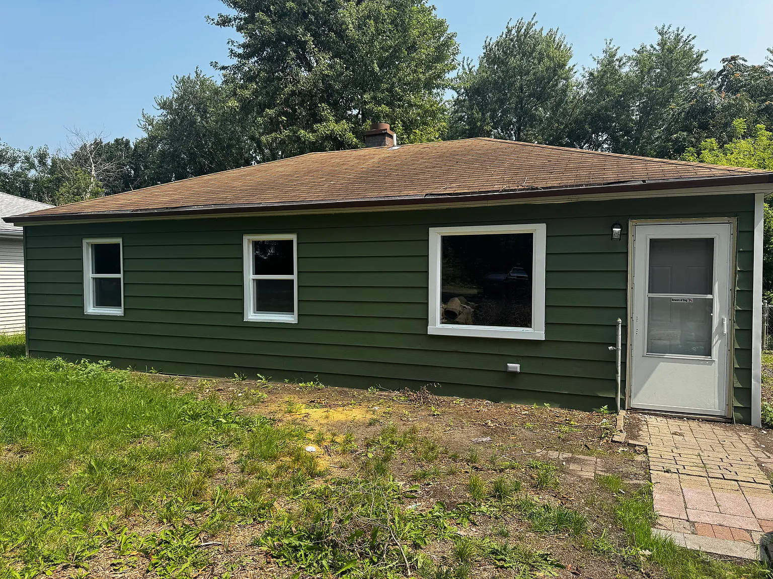 3 bed, 864 sqft, $1,375 — Photo 1