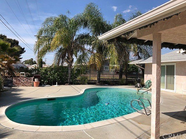 2nd image of 28701 Thornhill Dr