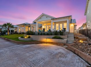 114 Reserve Ln, Rockport, TX 78382