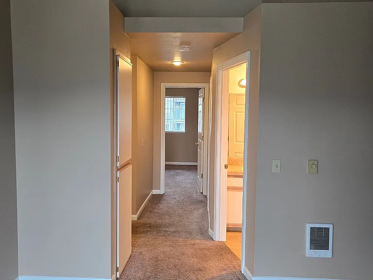 Vista Pointe Apartments in South Salem Oregon Comfortable Living Near Shopping and I5 — Photo 39