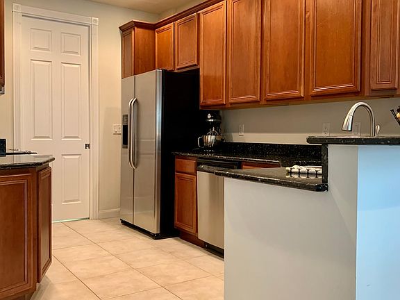 3rd image of 1467 N Jeaga Dr