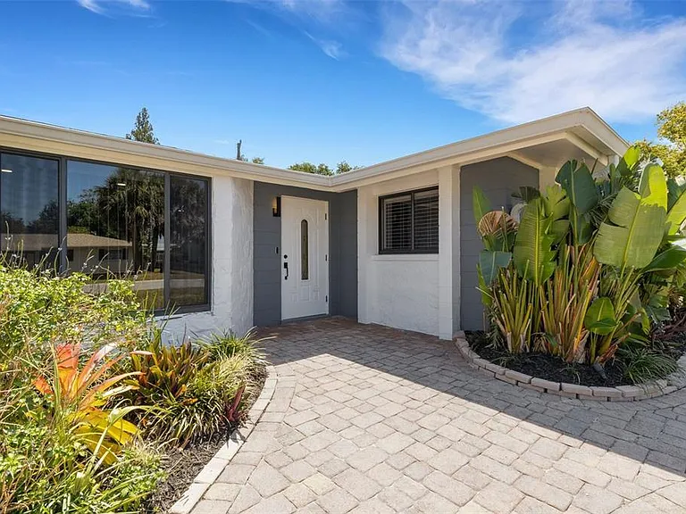 4645 Hunter Ridge Dr — Photo 4
