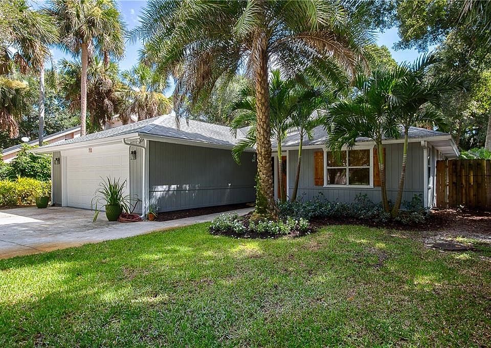 1st image of 711 Royal Palm Pl