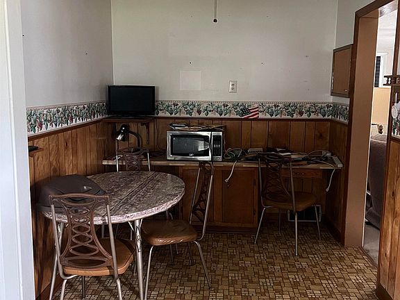 5th image of 2815 Vine St