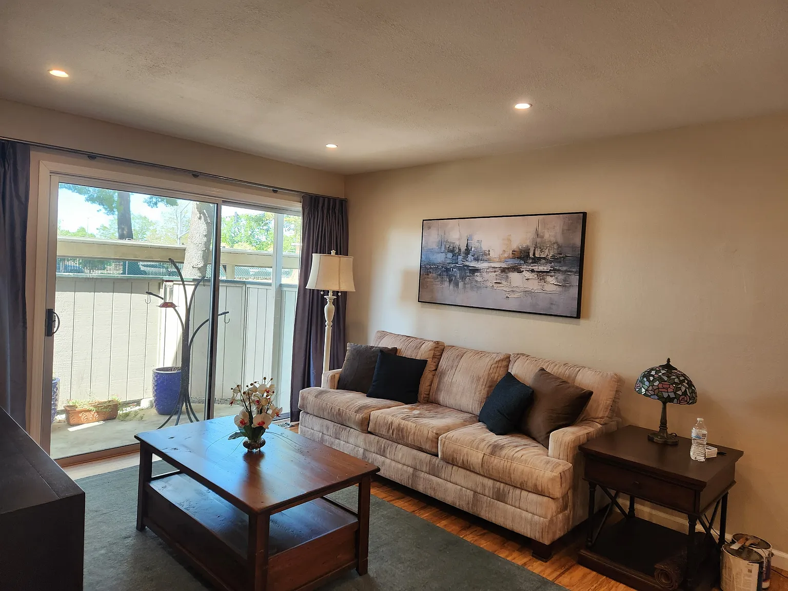 2 bed, 902 sqft, $2,850 — Photo 1
